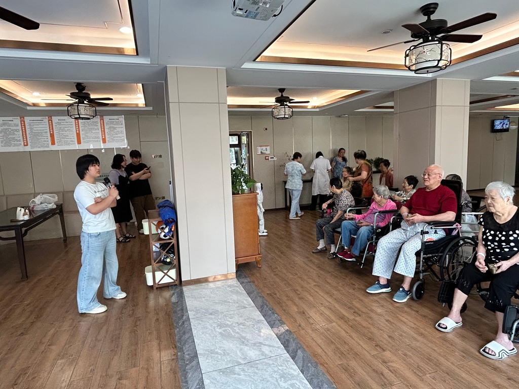 意迪特压铸爱心访老第十三弹